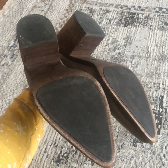 Frye Flynn Pointed Toe Block Heel Mules Grey  Tumbled Italian Leather 10M - Picture 10 of 12